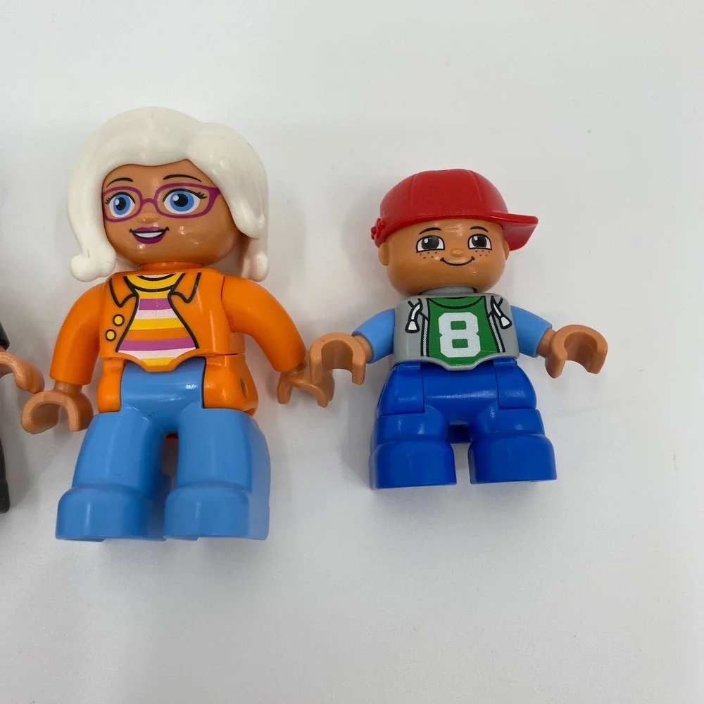 LEGO Duplo Minifigure Lot Police Officer Prisoner‎ 92116 Grandma Boy 4 Figures